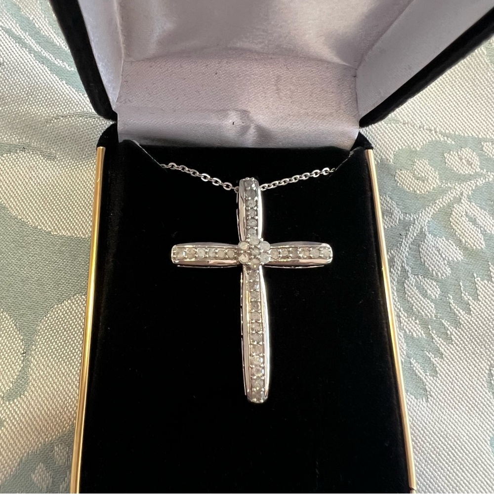 Brand New diamond cross necklace